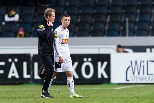 Häckens Kristoffer Lund Hansen lämnar planen