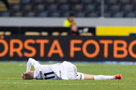 Häckens Samuel Gustafson har ont
