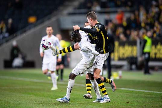 Häckens Blair Sebastian Turgott och AIKs Mikael Lustig