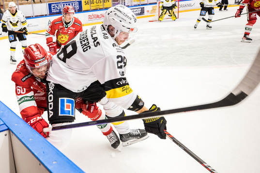 Moras Kalle Miketinac och Västeråss Lukas Zetterberg