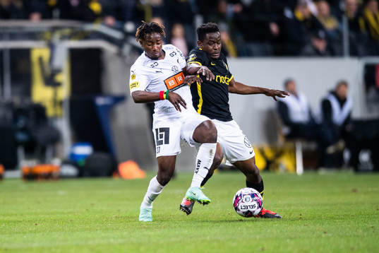 Häckens Ibrahim Sadiq och AIKs Erick Otieno Ouma