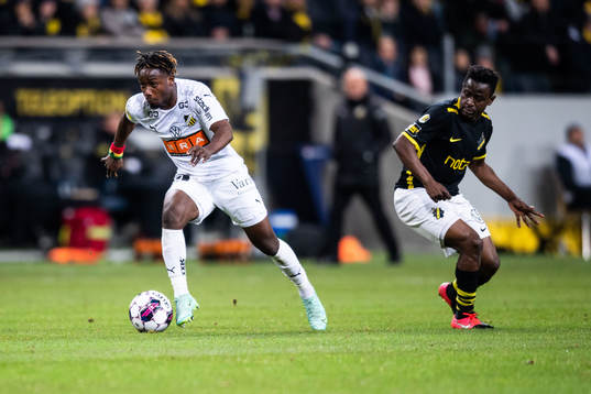 Häckens Ibrahim Sadiq och AIKs Erick Otieno Ouma