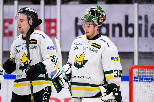 Östersunds Alexander Anderberg och målvakt Isak Mantler