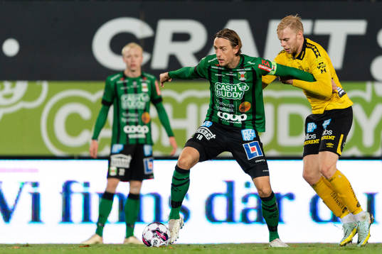 Varbergs Joakim Lindner och Elfsborgs Sveinn Guðjohnsen