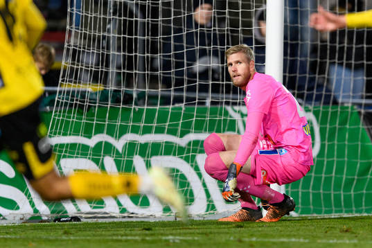 Varbergs målvakt Fredrik Andersson deppar