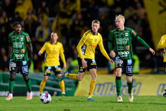 Elfsborgs Alexander Bernhardsson och Varbergs Andre Boman