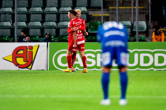 Värnamos Victor Larsson och Marcus Antonsson jublar