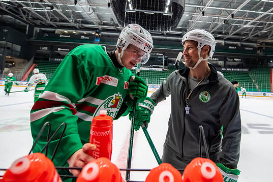 Marco Kasper och tränare Cam Abbott