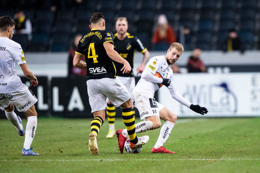 AIKs Sotirios Papagiannopoulos och Häckens Simon Gustafson