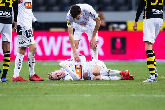 Häckens Samuel Gustafson har ont