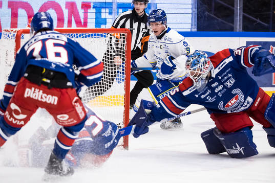 Leksands Patrik Zackrisson gör 2-1 bakom Oskarshamns
