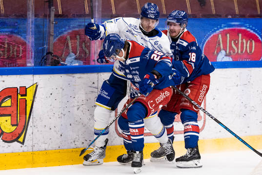 Oskarshamns Lukas Pilö och Leksands Martin Karlsson och