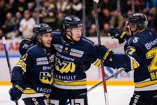 HV71s Filip Westerlund (m) jublar