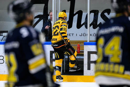 Skellefteås Jonathan Johnsson visas ut
