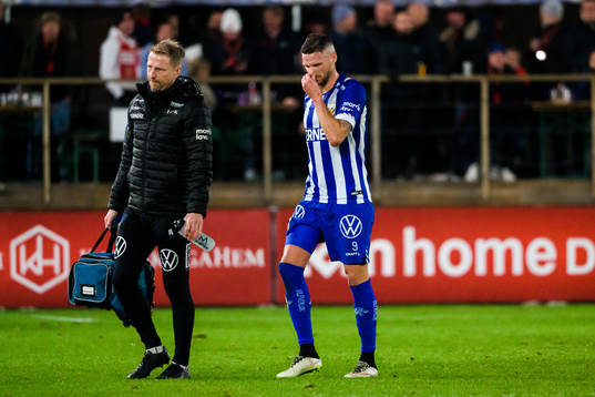 IFK Göteborgs Marcus Berg blir utbytt i första halvlek