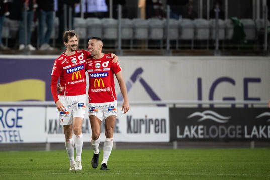 Degerfors Sebastian Ohlsson och Nikola Djurdjic jublar