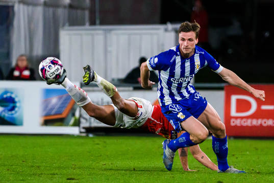 Degerfors Nikola Djurdjic och IFK Göteborgs Carl Johansson