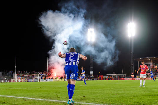 IFK Göteborgs Emil Salomonsson gör ett inkast