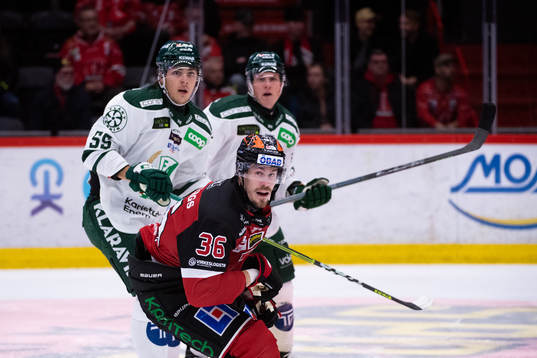 Färjestads Max Lindroth och Örebros Emil Larsson