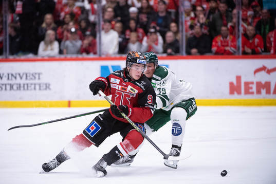 Örebros Leo Carlsson och Färjestads Patrik Lundh