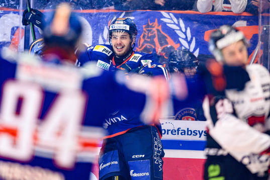 Växjös Hardy Häman Aktell jublar