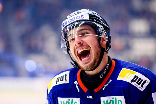 Växjös Hardy Häman Aktell jublar
