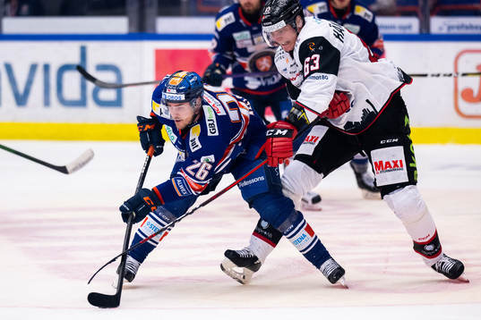 Växjös Joel Kellman och Malmö Redhawks Fredrik Händemark