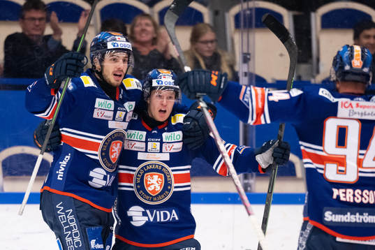 Växjös Hardy Häman Aktell och Hugo Gustafsson jublar