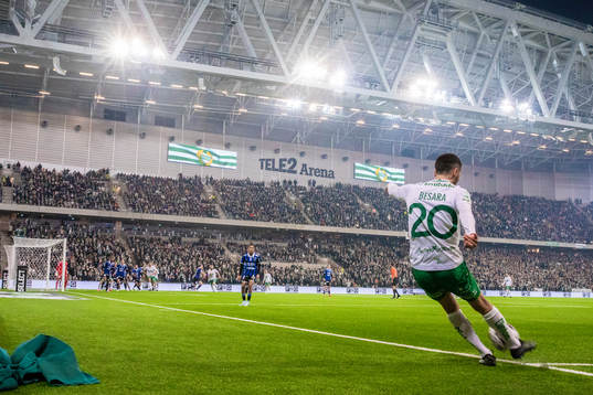Hammarbys Nahir Besara med en hörna