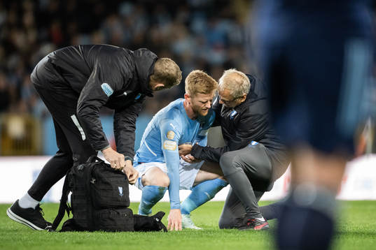 Malmö FFs Anders Christiansen har ont