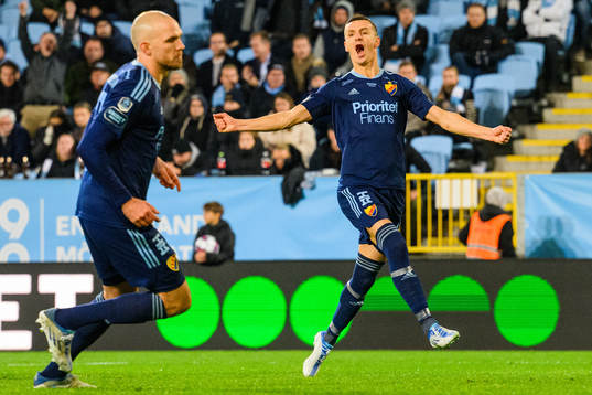 Djurgårdens Marcus Danielson och Haris Radetinac jublar