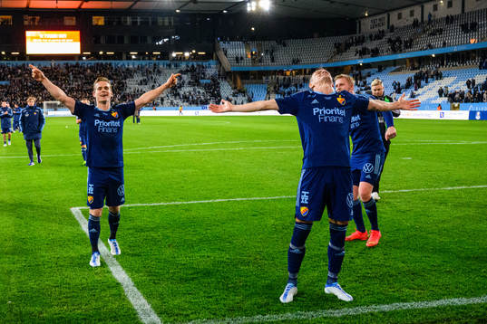 Djurgårdens Hampus Finndell och Haris Radetinac jublar