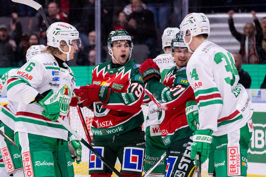 Frölundas Radan Lenc jublar