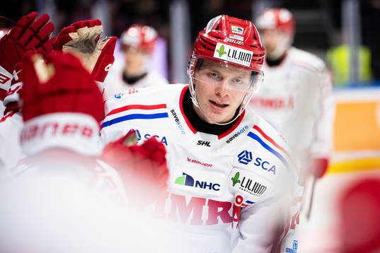 Timrås Erik Walli Walterholm jublar