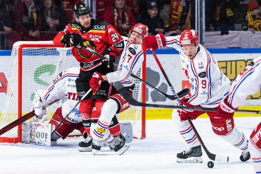 Luleås Brendan Shinnimin och Timrås Jakob Stenqvist