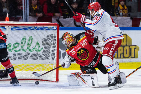 Luleås målvakt Joel Lassinantti och Timrås Anton Lander