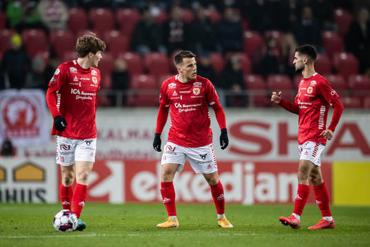 Kalmars Oliver Berg, Simon Skrabb och Noah Shamoun deppar