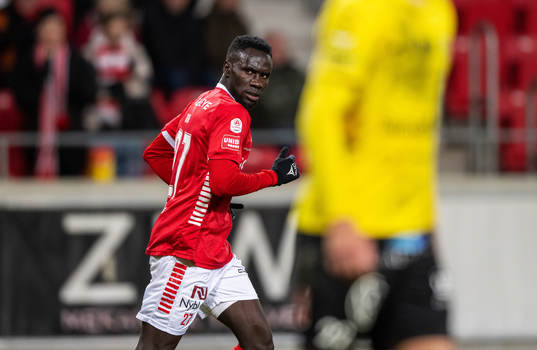Kalmars Papa Alioune Diouf jublar