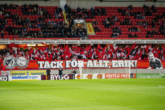 Erik Israelsson avtackades med ett tifo