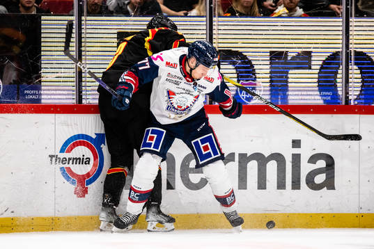Brynäs Niklas Friman och Linköpings Markus Hännikäinen