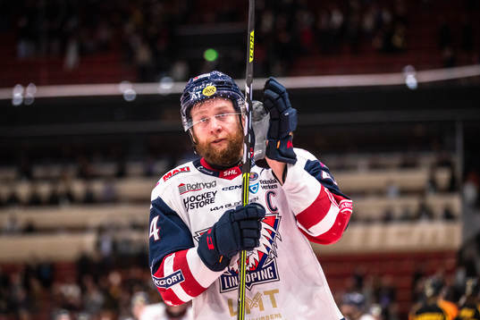 Linköpings Jonas Junland deppar