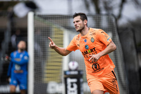 AFC Eskilstunas Ashley Coffey jublar