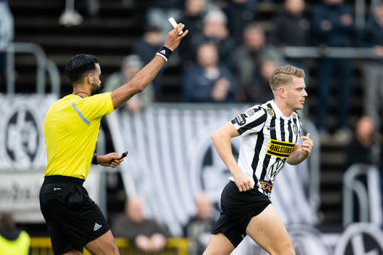 Domare Farouk Nehdi och Landskronas Jacob Blixt