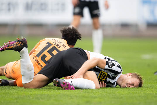 Landskronas Johan Rapp och AFC Eskilstunas Victor Fors