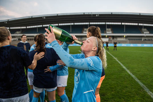 Malmö FFs Melina Skarström jublar