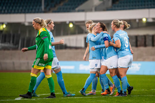 Malmö FFs Beatrice Närhi jublar