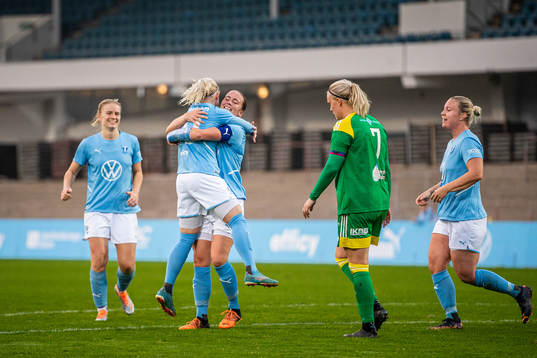Malmö FFs Beatrice Närhi jublar
