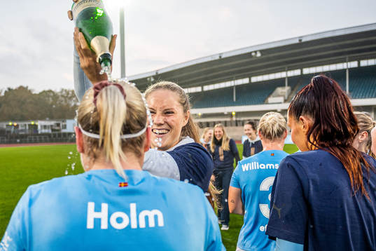 Malmö FFs Linnea Svensson jublar