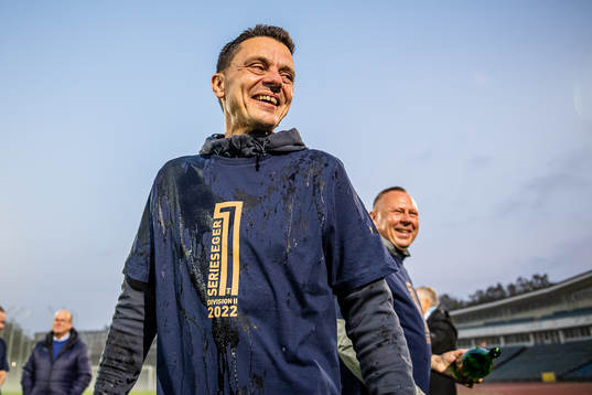 Malmö FFs tränare Fredrik Jahnfors och lagledare Anders