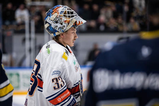 Växjös målvakt Emil Larmi deppar